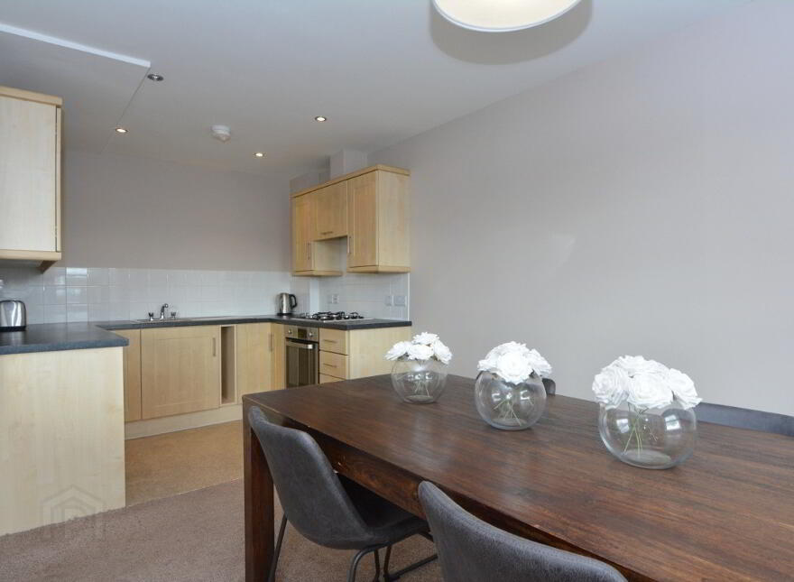 606 College Court Central, 56 King Street, Belfast, BT1 6BZ
