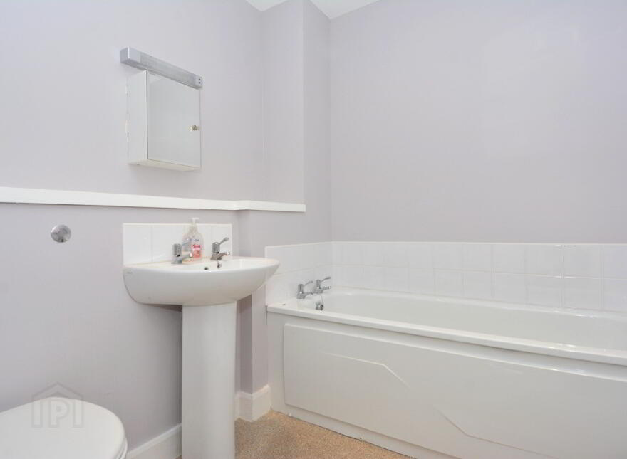 606 College Court Central, 56 King Street, Belfast, BT1 6BZ