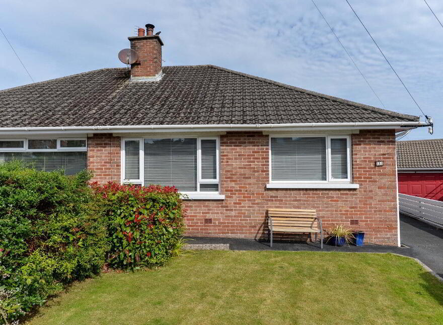 5 Wanstead Avenue, Dundonald, Belfast, BT16 2EU photo