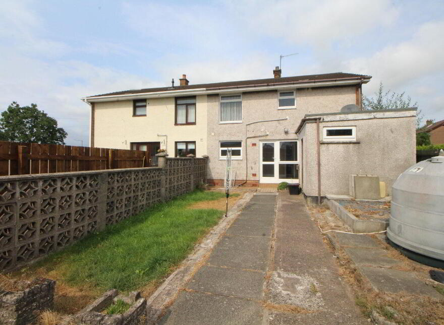 16 Macroom Gardens, Carrickfergus, BT38 8NB