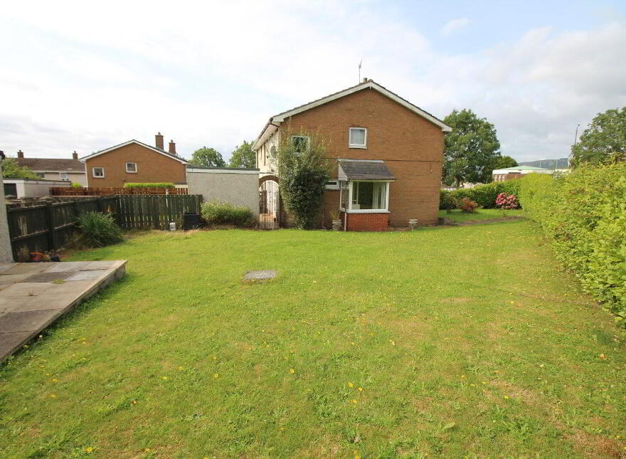 16 Macroom Gardens, Carrickfergus, BT38 8NB