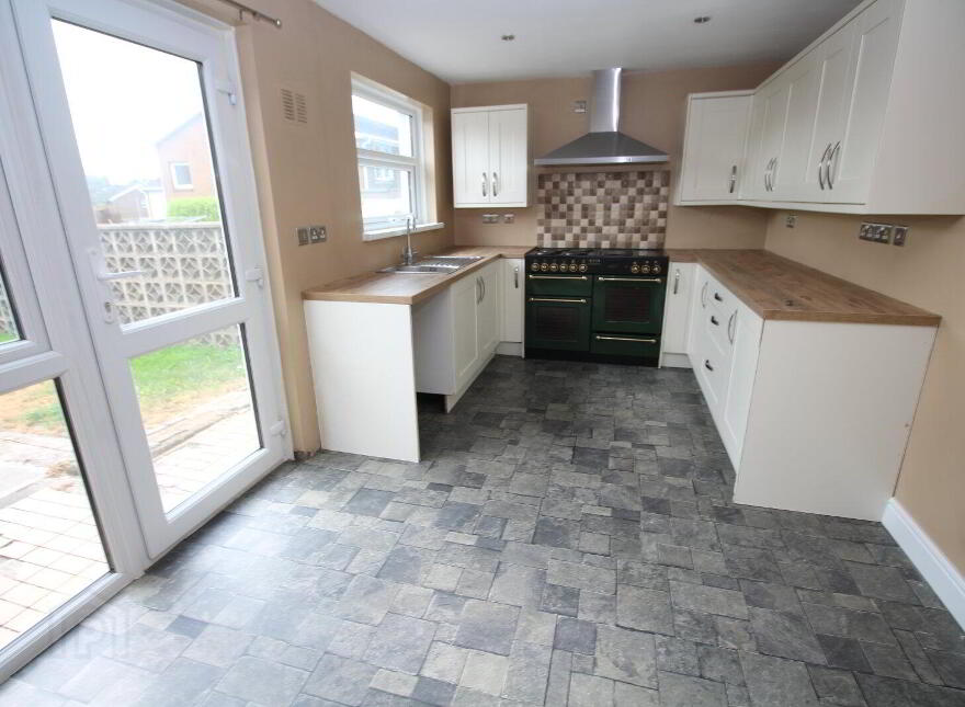 16 Macroom Gardens, Carrickfergus, BT38 8NB