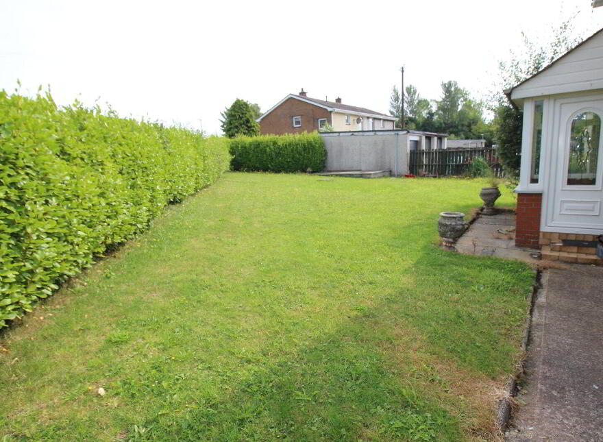16 Macroom Gardens, Carrickfergus, BT38 8NB