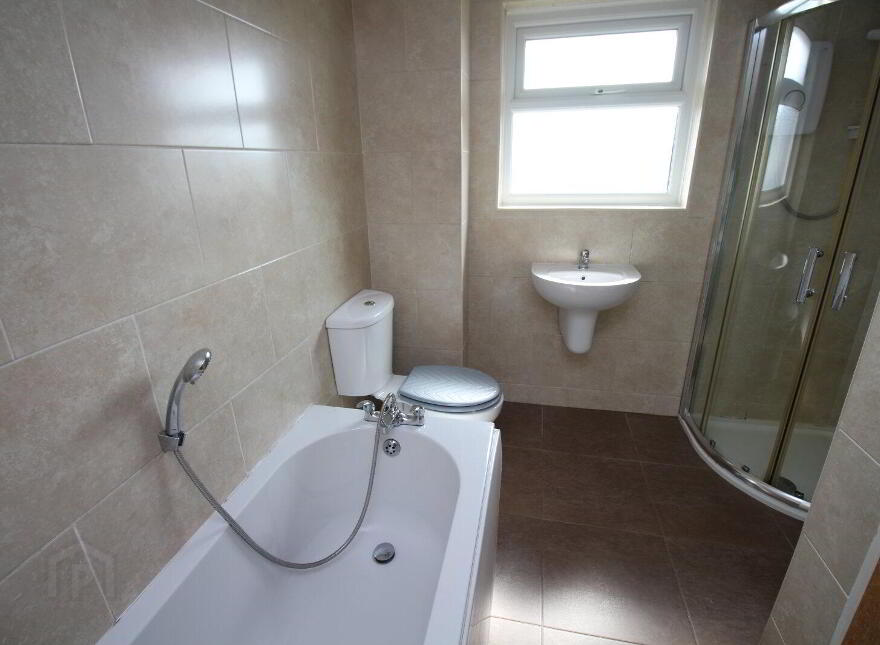 16 Macroom Gardens, Carrickfergus, BT38 8NB