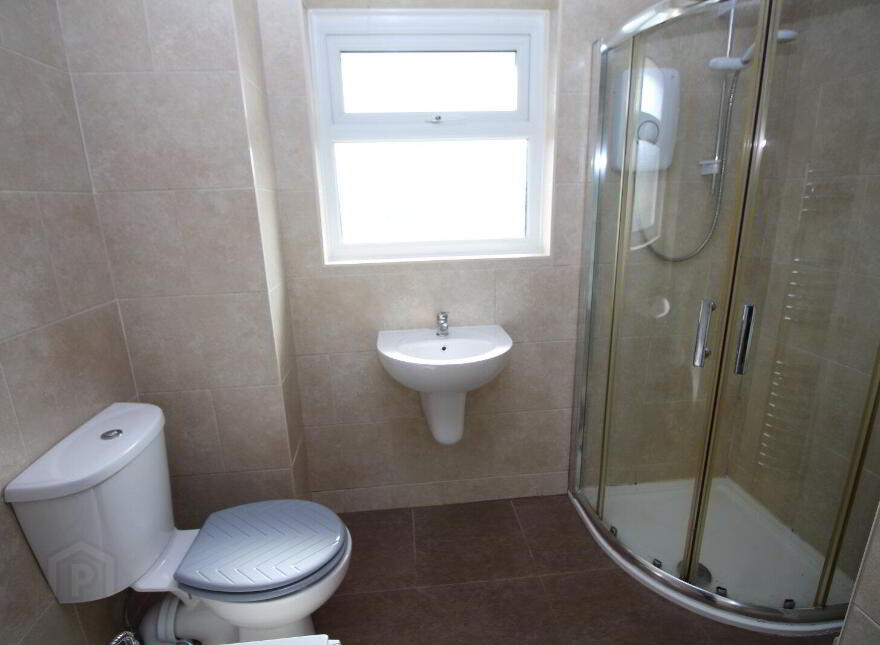 16 Macroom Gardens, Carrickfergus, BT38 8NB