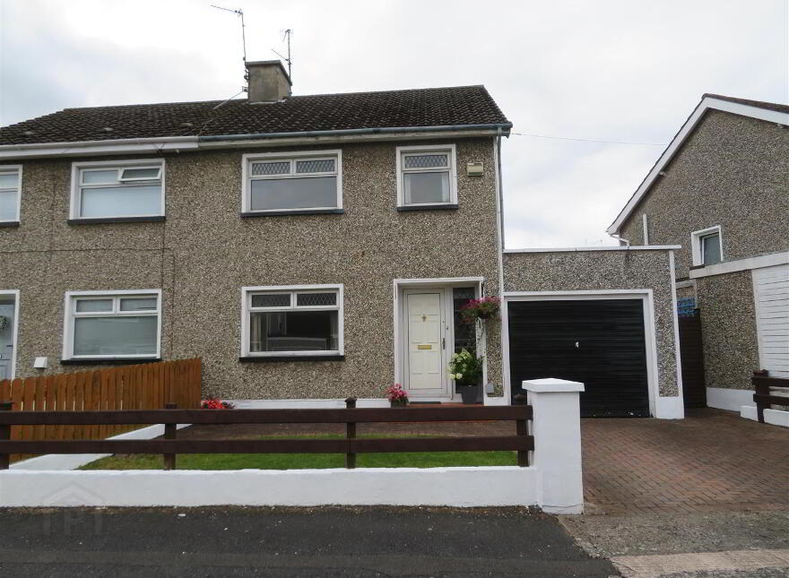 4 Kingsway Drive, Lurgan, Craigavon, BT66 7ER photo