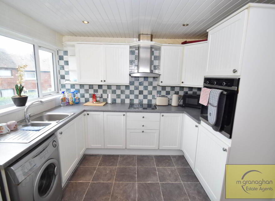 4b South Link, Andersonstown, Belfast, BT11 8GX