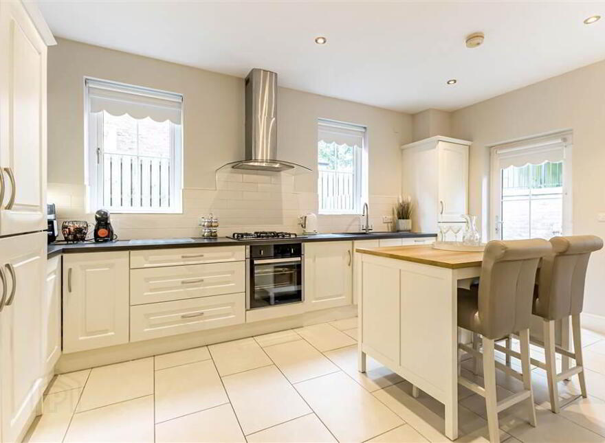 2 Linen Mews, Lisburn, BT28 3WU