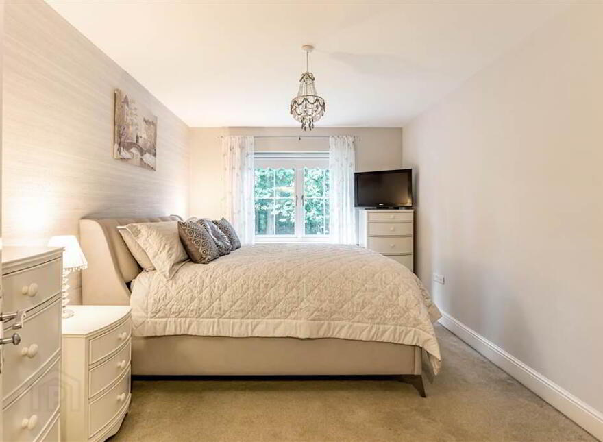 2 Linen Mews, Lisburn, BT28 3WU