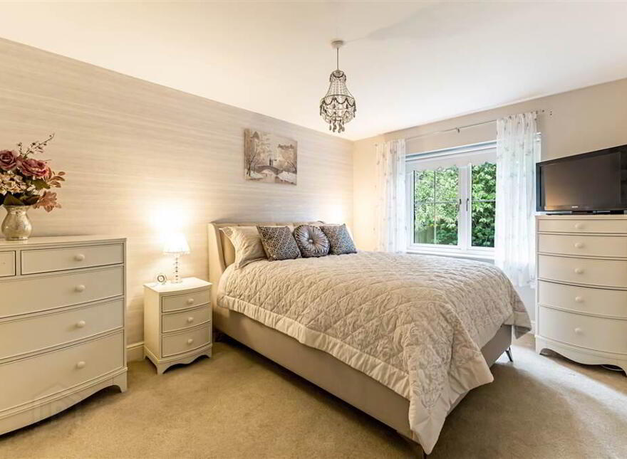 2 Linen Mews, Lisburn, BT28 3WU