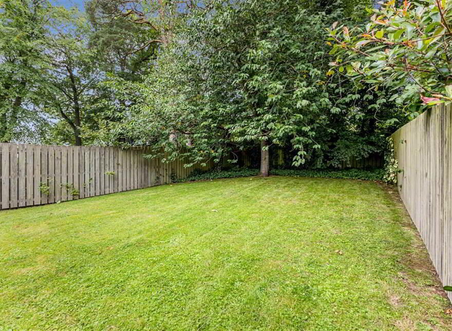 2 Linen Mews, Lisburn, BT28 3WU