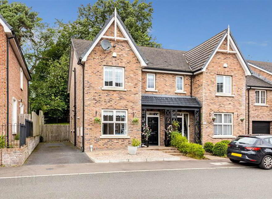 2 Linen Mews, Lisburn, BT28 3WU photo