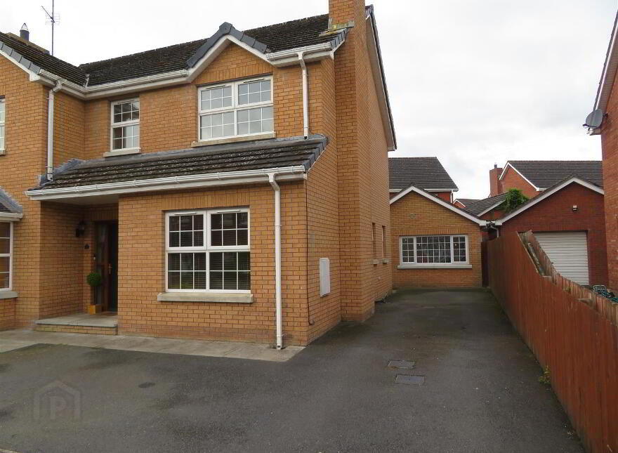 37 The Hollows, Lurgan