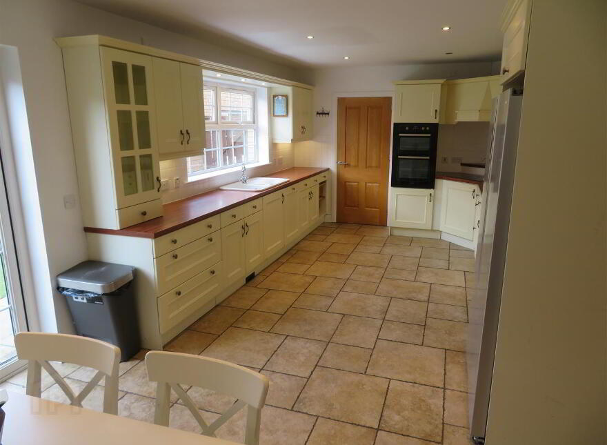 37 The Hollows, Lurgan