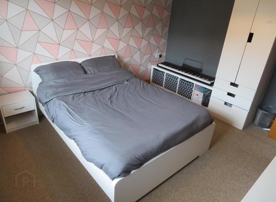 37 The Hollows, Lurgan