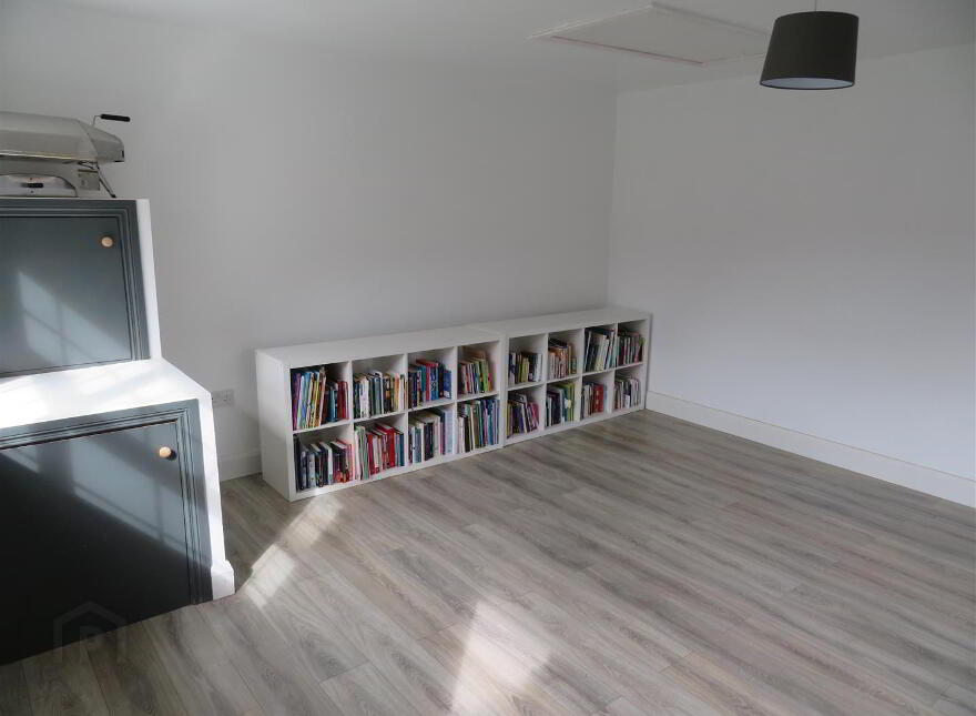 37 The Hollows, Lurgan
