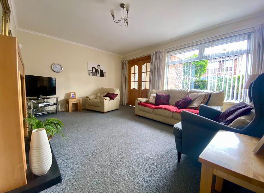 44 Castleburn Road, Carrickfergus, BT8 7NY