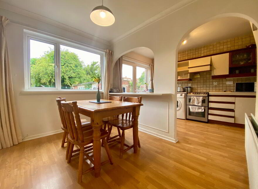 44 Castleburn Road, Carrickfergus, BT8 7NY