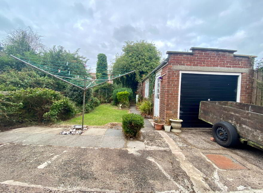 44 Castleburn Road, Carrickfergus, BT8 7NY