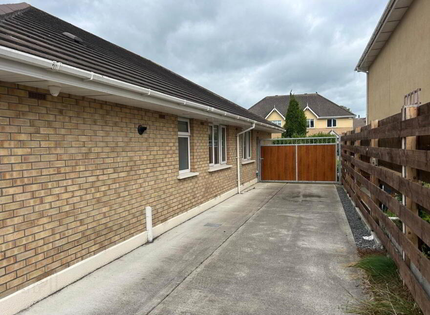 82 Berryridge Avenue, Maryborough Village, Pallas, Portlaoise, R32X9Y3