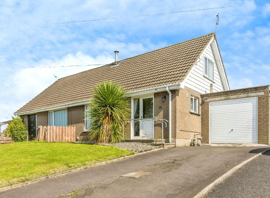 21 Meadowvale Park, Bangor, BT19 1DB photo