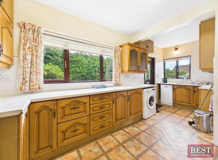 116 Armagh Road, Newry, BT35 6PU