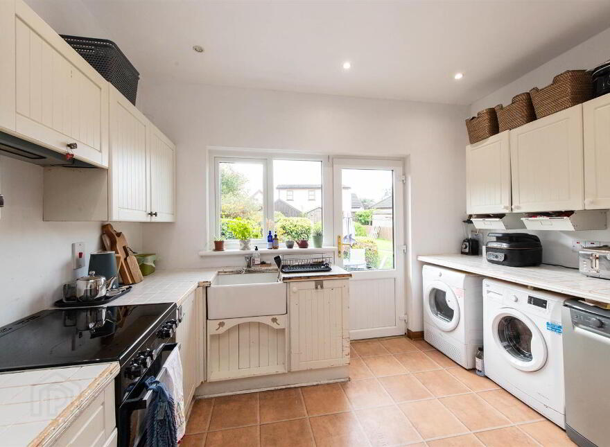 3 Oakwood Heights, Carryduff, Belfast, BT8 8SP