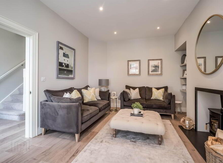 2 Haddo Place, Belfast, BT8 8FY