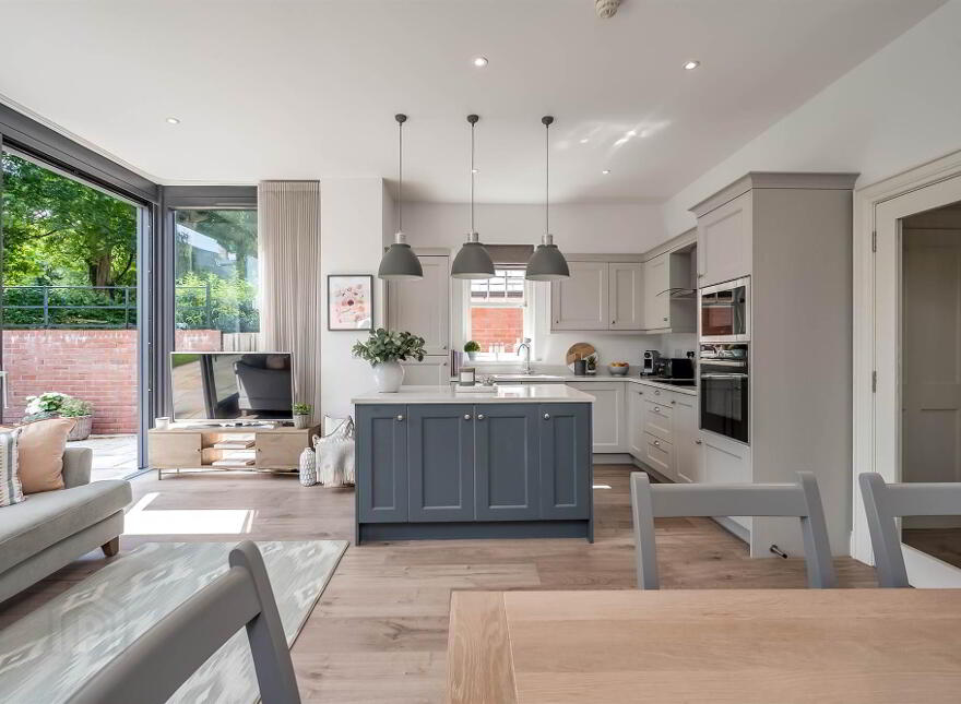 2 Haddo Place, Belfast, BT8 8FY