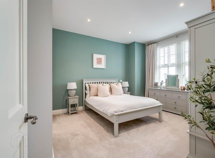2 Haddo Place, Belfast, BT8 8FY