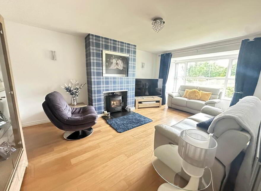 10 Manse Field Park, Larne, BT40 2NX