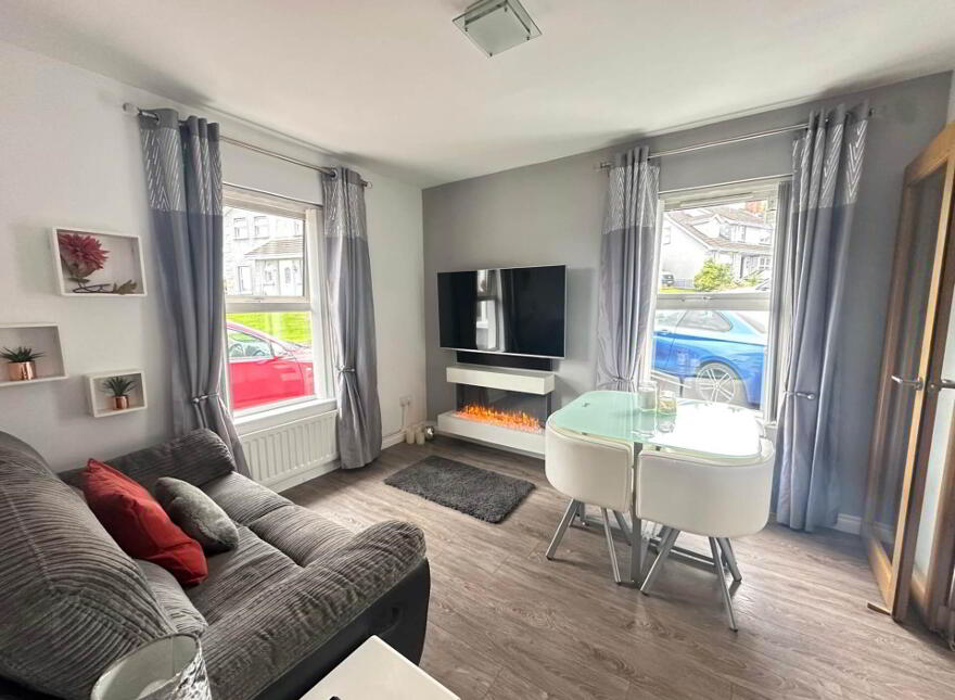 10 Manse Field Park, Larne, BT40 2NX