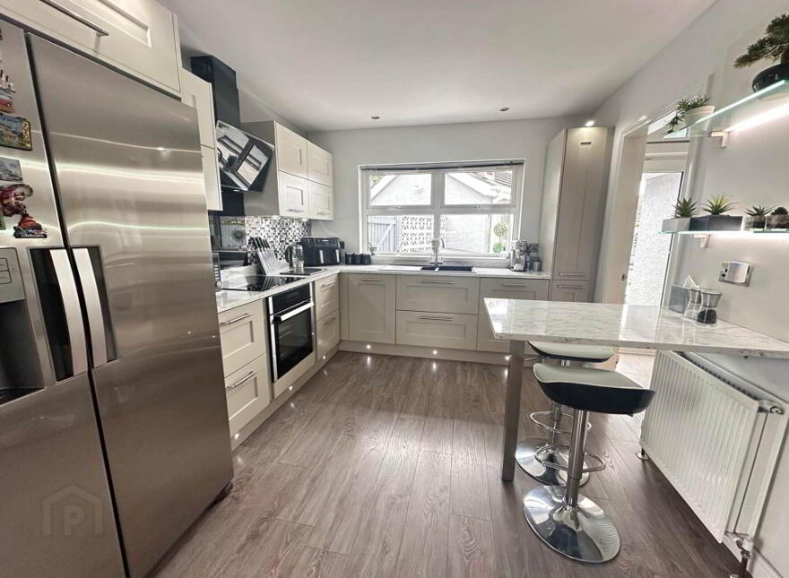 10 Manse Field Park, Larne, BT40 2NX
