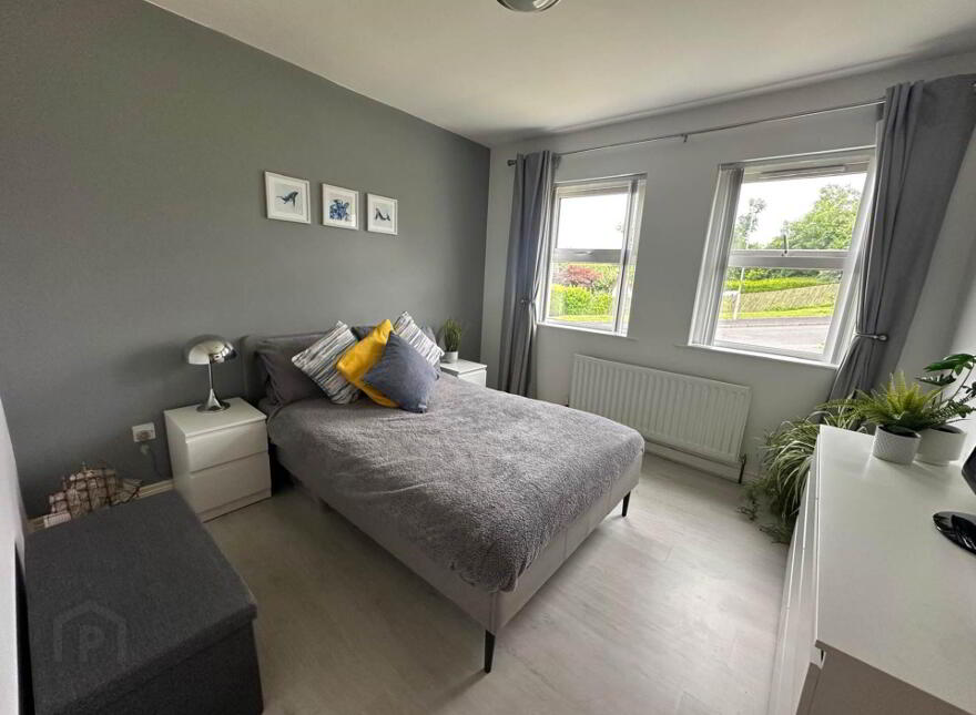 10 Manse Field Park, Larne, BT40 2NX