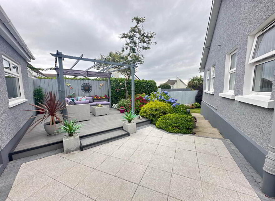 10 Manse Field Park, Larne, BT40 2NX