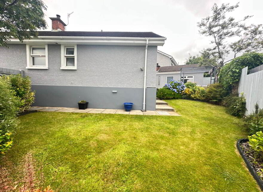 10 Manse Field Park, Larne, BT40 2NX