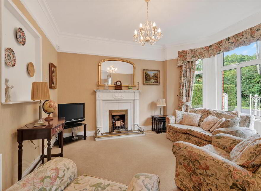 27 Priory Park, Belfast, BT10 0AE