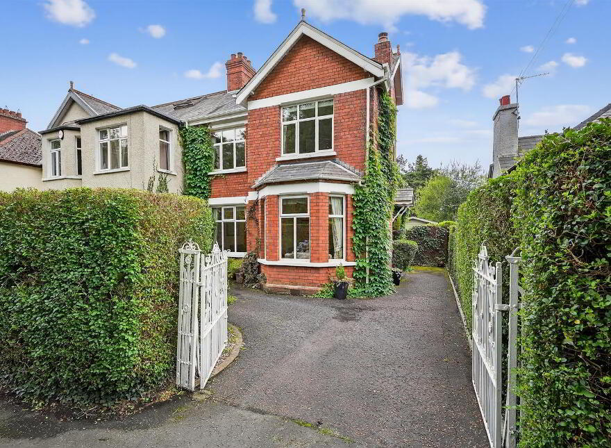 27 Priory Park, Belfast, BT10 0AE photo