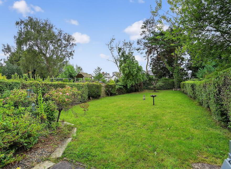 27 Priory Park, Belfast, BT10 0AE