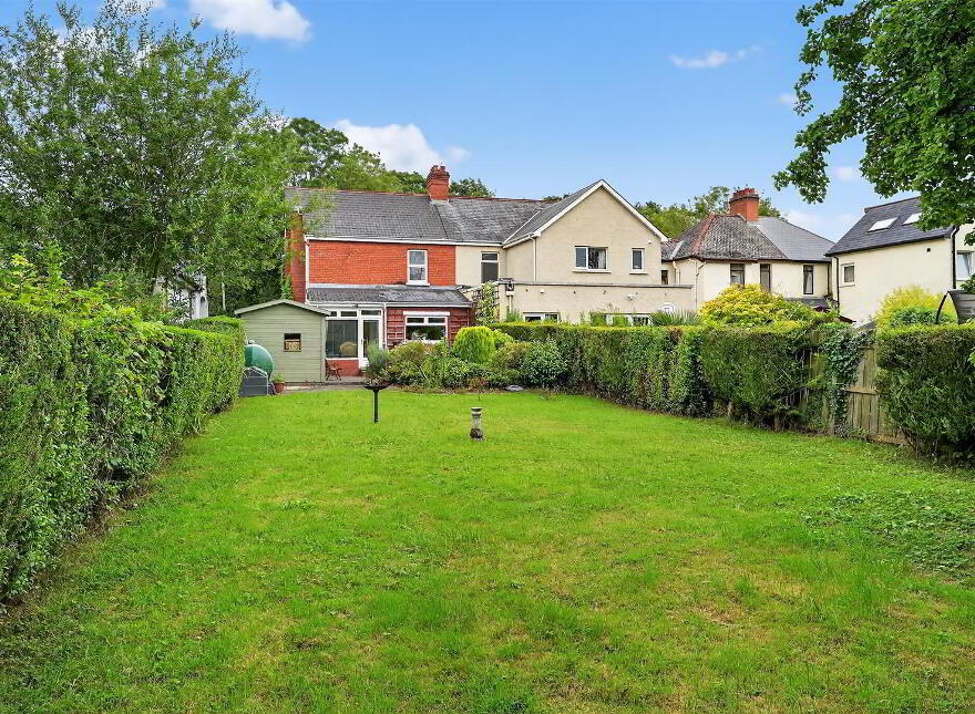 27 Priory Park, Belfast, BT10 0AE