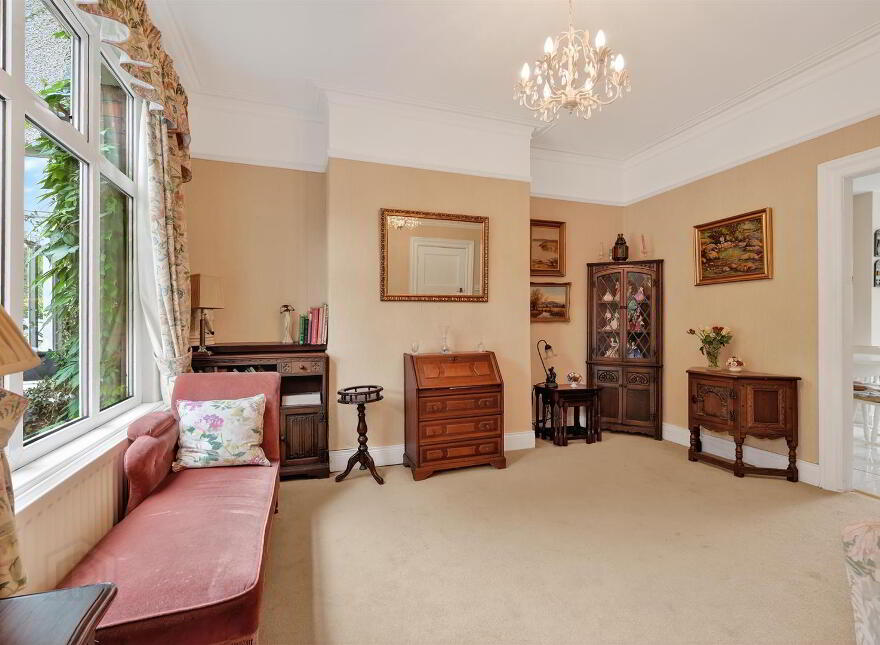 27 Priory Park, Belfast, BT10 0AE