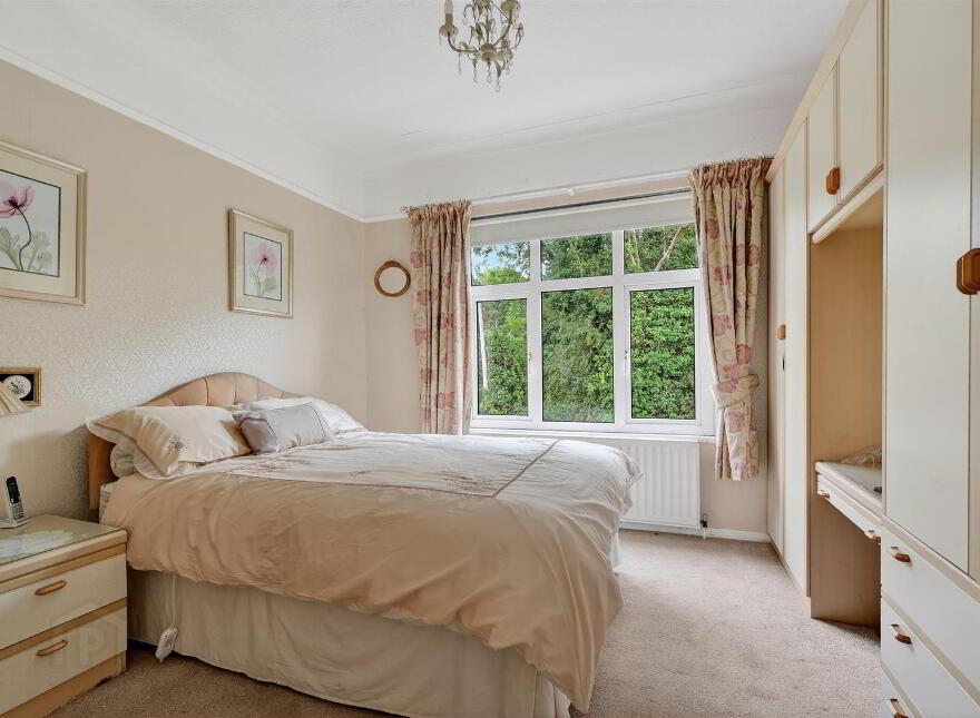 27 Priory Park, Belfast, BT10 0AE