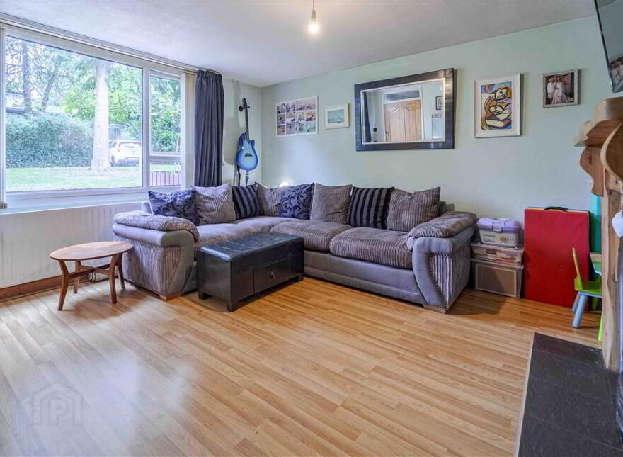23 Glenwood Park, Dunmurry, Belfast, BT17 9DT