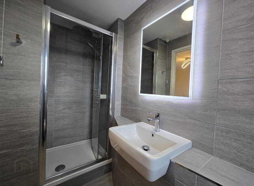 Apartment 48 17 Queens Square, Belfast, BT1 3FF