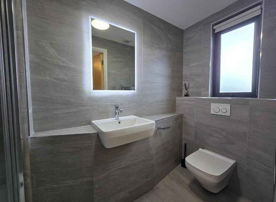 Apartment 48 17 Queens Square, Belfast, BT1 3FF