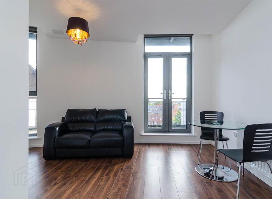 5.2, 117 Lisburn Road, Belfast, BT9 7AF