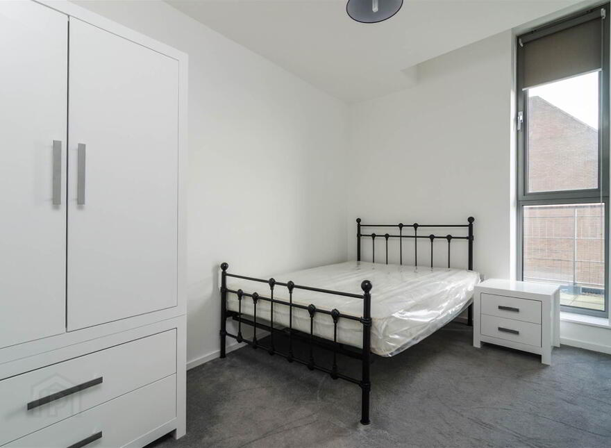 5.2, 117 Lisburn Road, Belfast, BT9 7AF