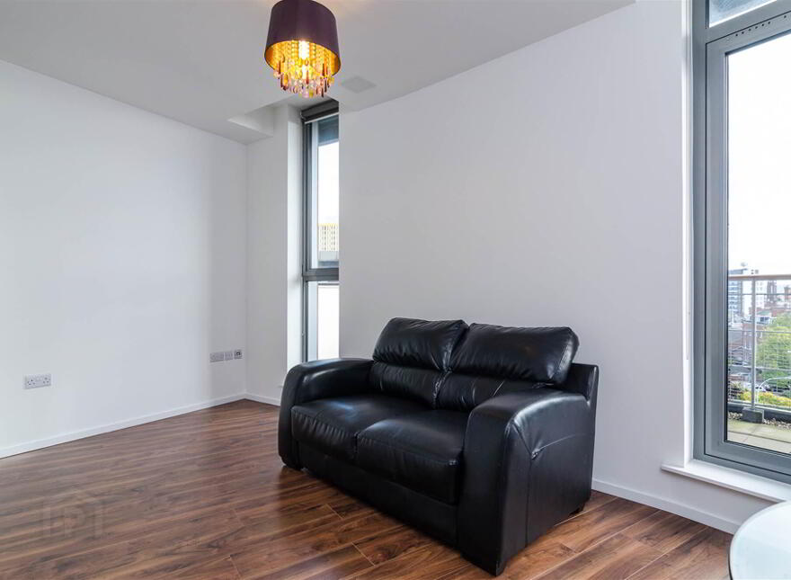 5.2, 117 Lisburn Road, Belfast, BT9 7AF