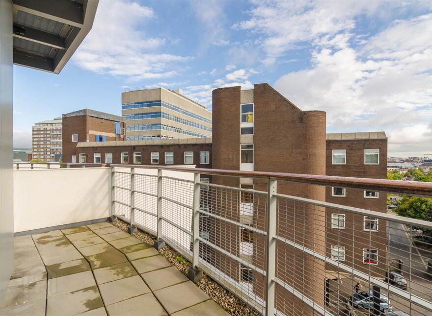 5.2, 117 Lisburn Road, Belfast, BT9 7AF