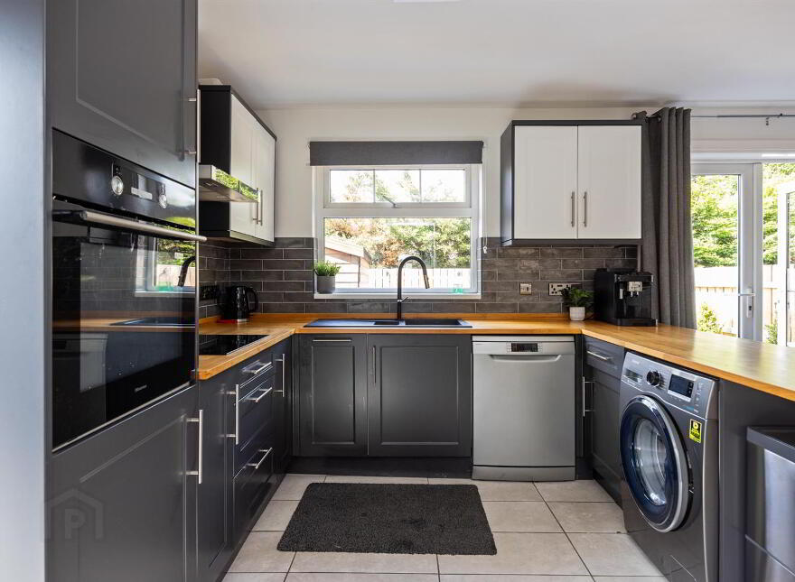 136 Ashmount Park, Belfast, BT4 2FL